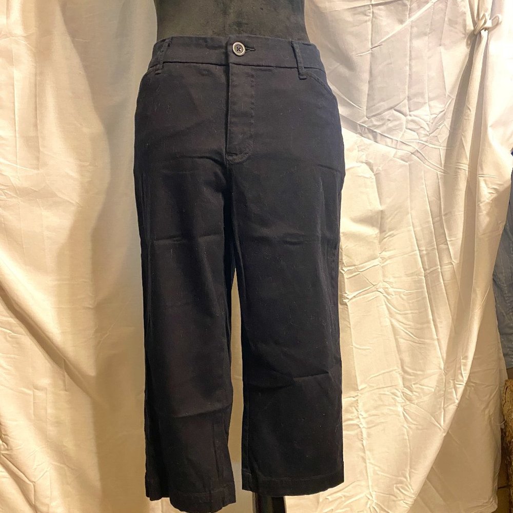 St. John's Bay Mid Rise Capris